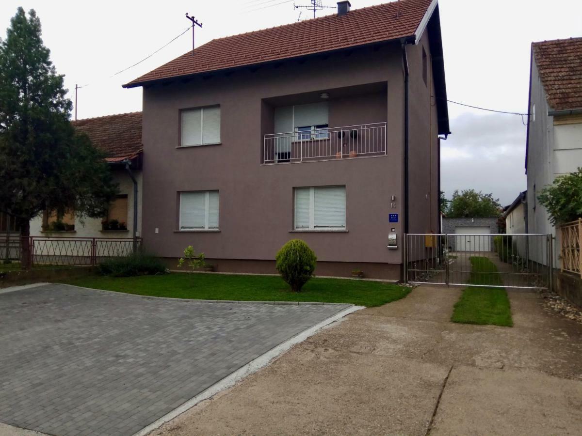Apartman Lovric Ðakovo Exteriér fotografie